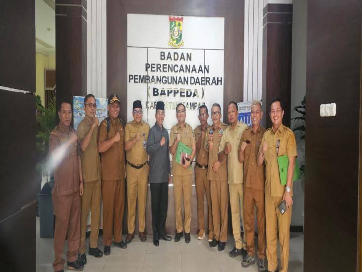 Bupati Kampar Dorong BUMDes Naik Kelas Jadi Penggerak Ekonomi Masyarakat