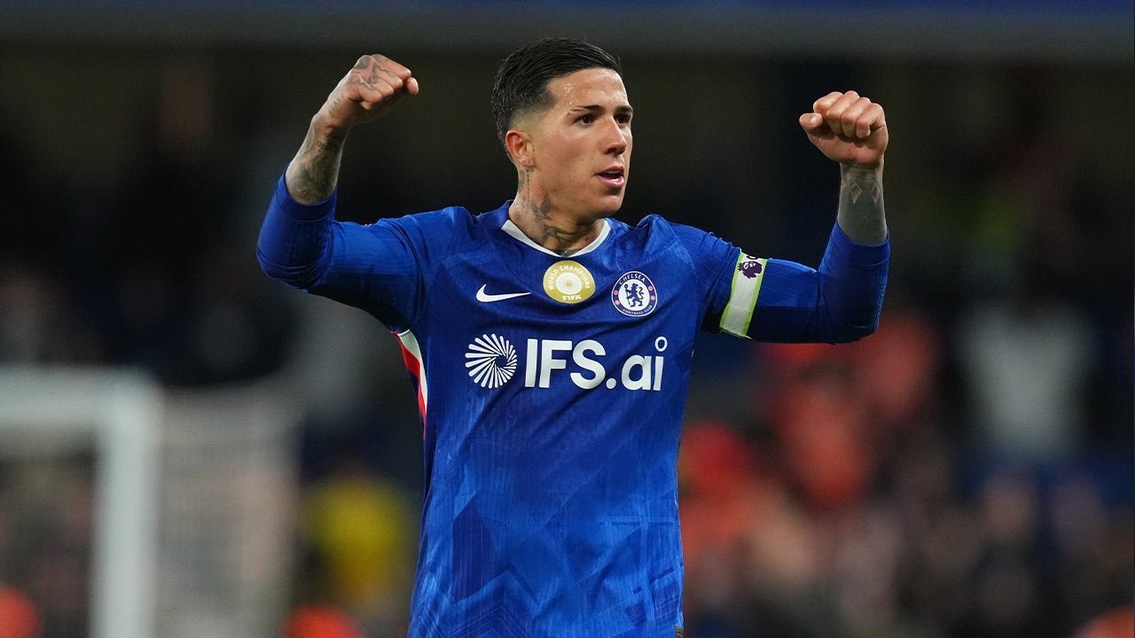 Chelsea Resmi Jual Enzo Fernandez ke Manchester City Rp2,99 Triliun