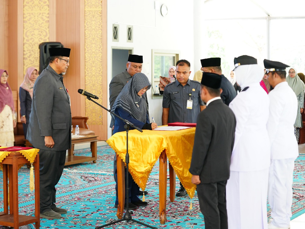 Lantik 83 Pejabat, Bupati Siak Afni Tegaskan Promosi Jabatan Bukan karena Cari Muka