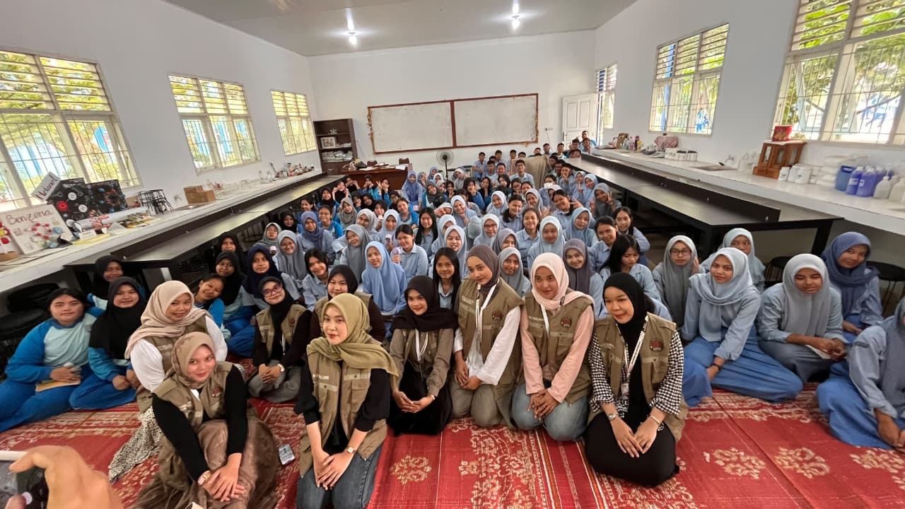 Mahasiswa KKN Kelompok 26 Universitas Abdurrab Gelar Sosialisasi Remaja di SMAN 3 Pekanbaru