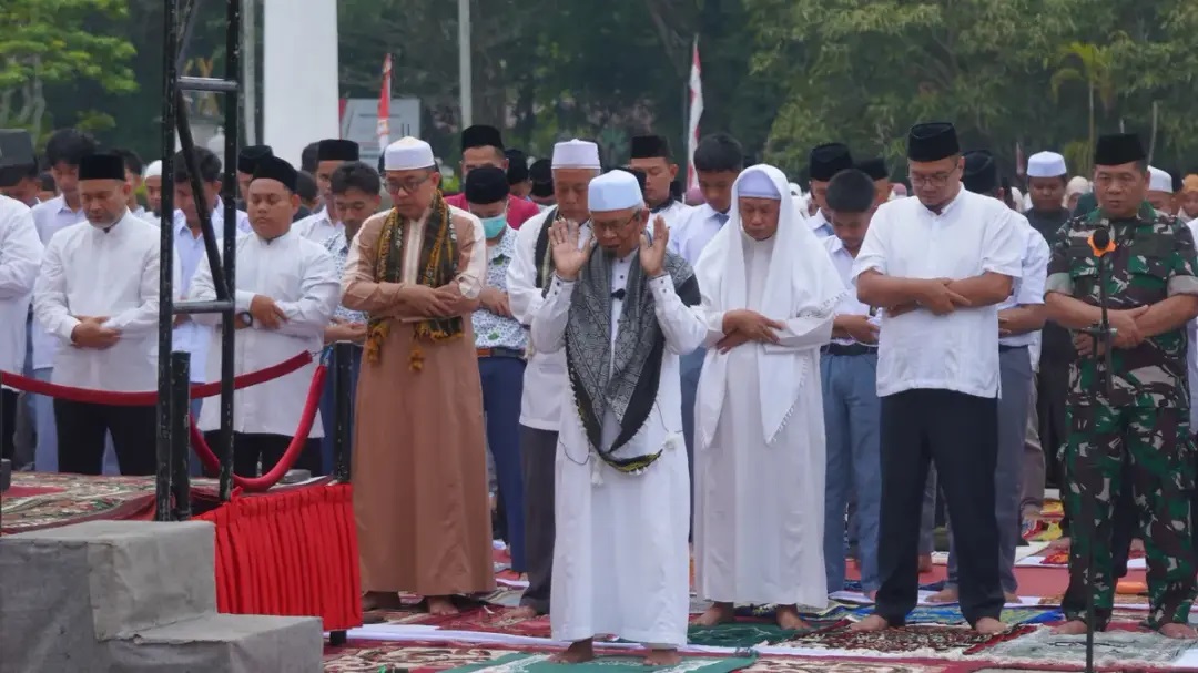 Pemkab Inhil Gelar Salat Istisqa, Plh Bupati Ajak Masyarakat Berdoa untuk Turunnya Hujan