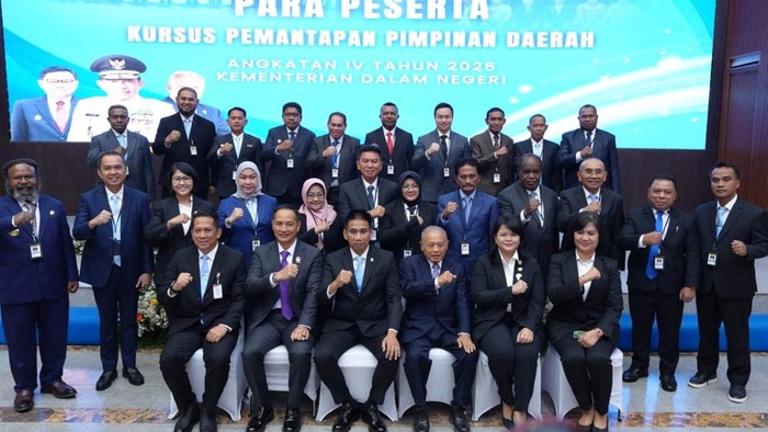Ikut KPPD Lemhannas, Bupati Afni Tetap Pantau Pemerintahan Siak
