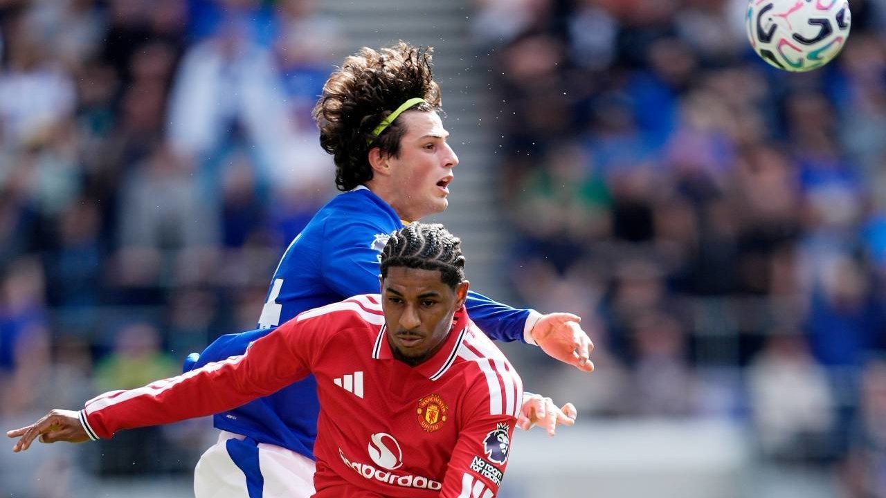 Everton Tahan Manchester United 2-2, Gol Dramatis Menit 90+6 Buyarkan Kemenangan