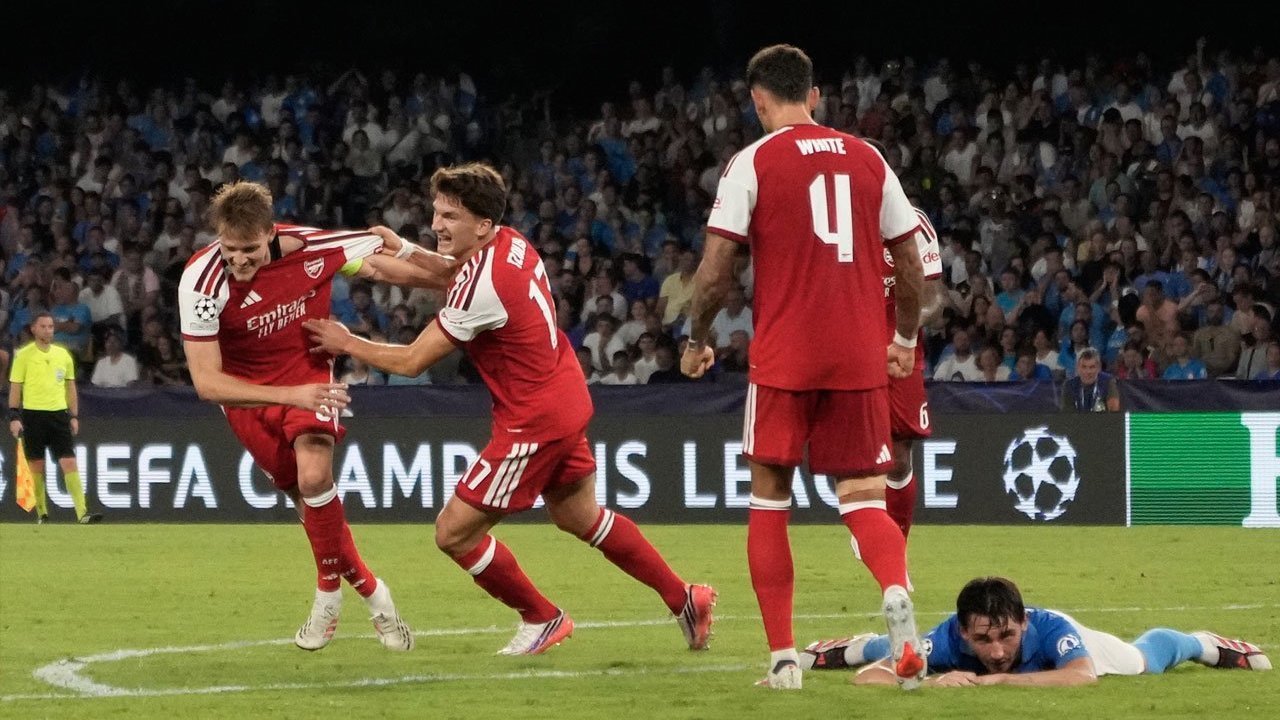 Odegaard Antar Arsenal Tundukkan Napoli 1-0 di Liga Champions