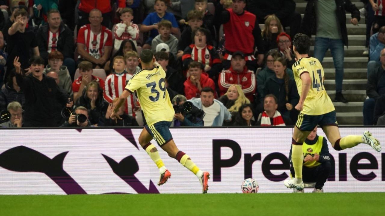 Arsenal Sikat Sunderland 2-0, The Gunners Sempurna di Puncak Klasemen