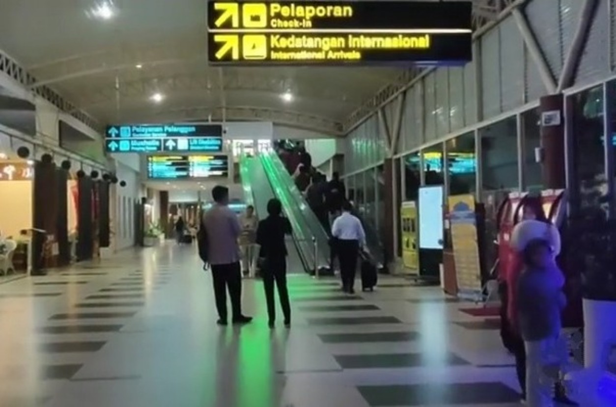 Kabut Asap Selimuti Pekanbaru, 57 Penerbangan di Bandara SSK II Tetap Berjalan Aman