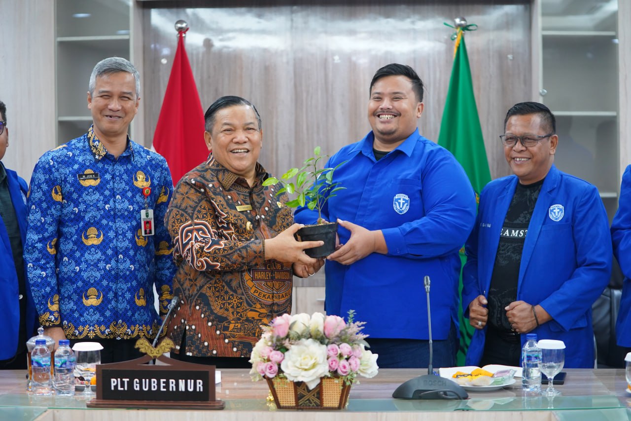 Plt Gubri Terima Audiensi GAMKI Riau, Bahas Moderasi Beragama hingga Konferda