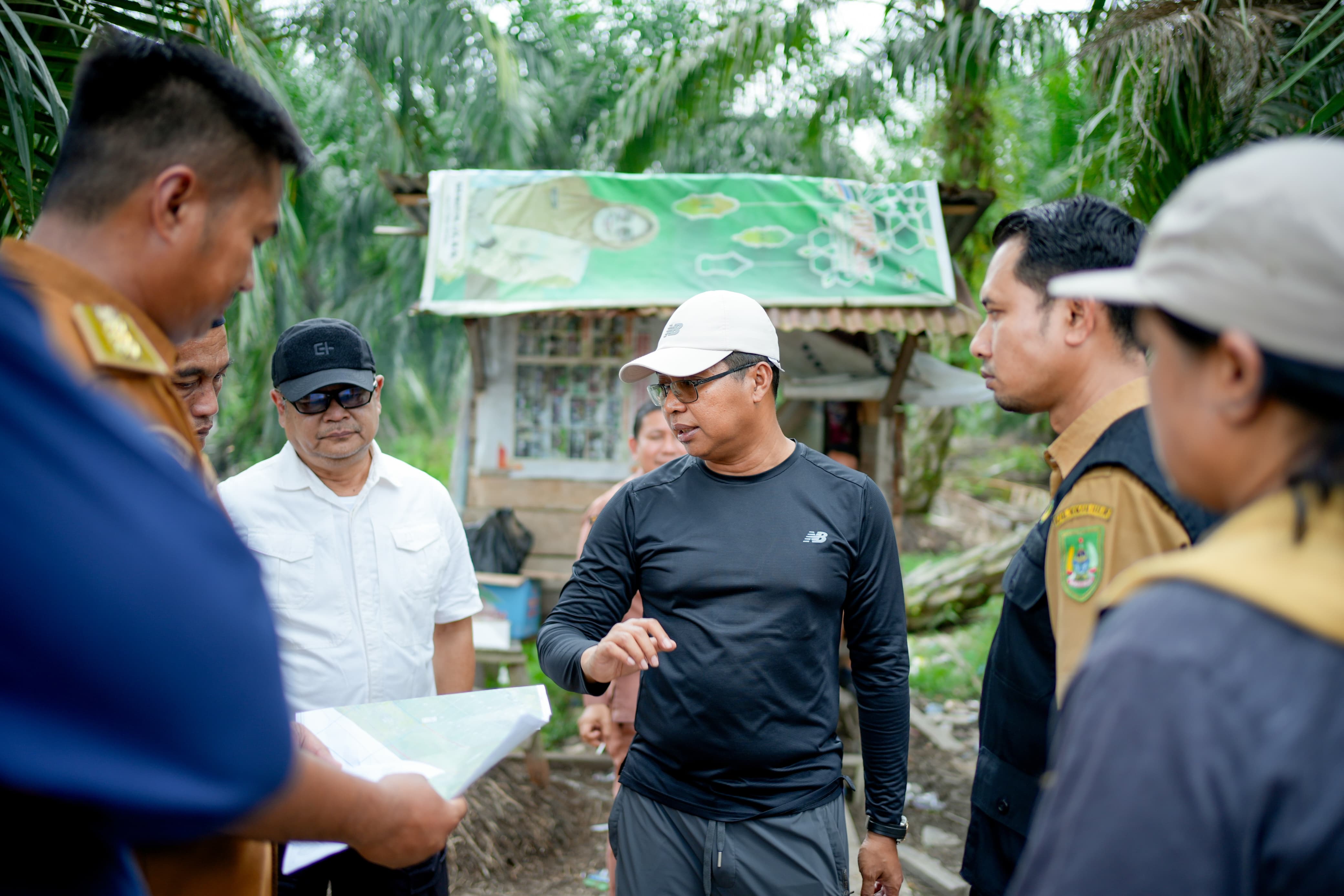 Respons Aspirasi Warga, Wabup Rohil Jhony Charles Cari Solusi Bersama PT Sendora