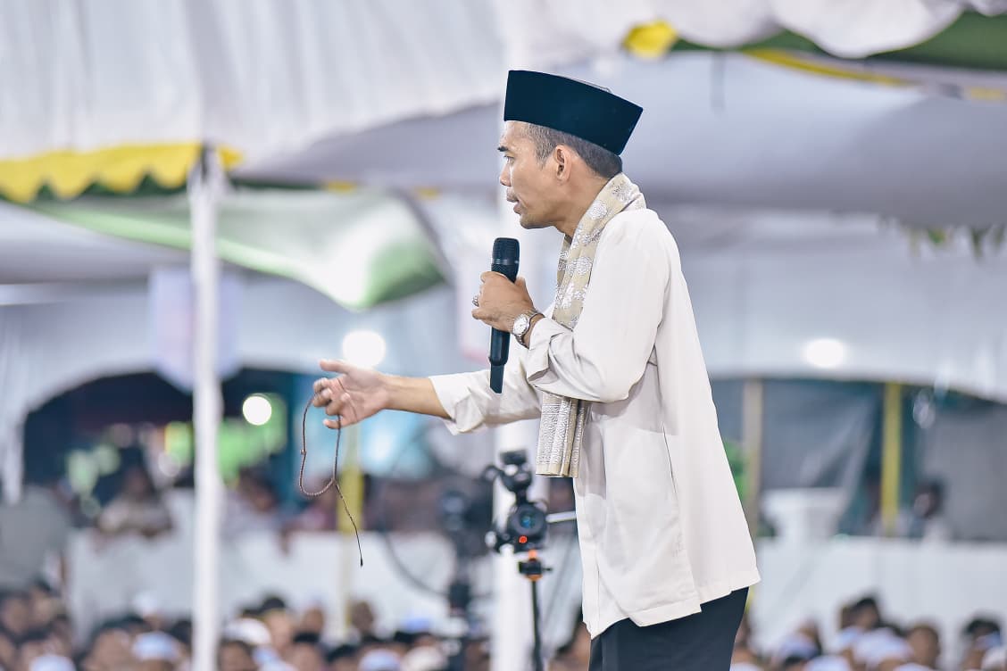 Bikin Jamaah Tertawa di Haul Syekh Oesman, UAS: Aku Ko Mudo, Panggil Bro Ajo