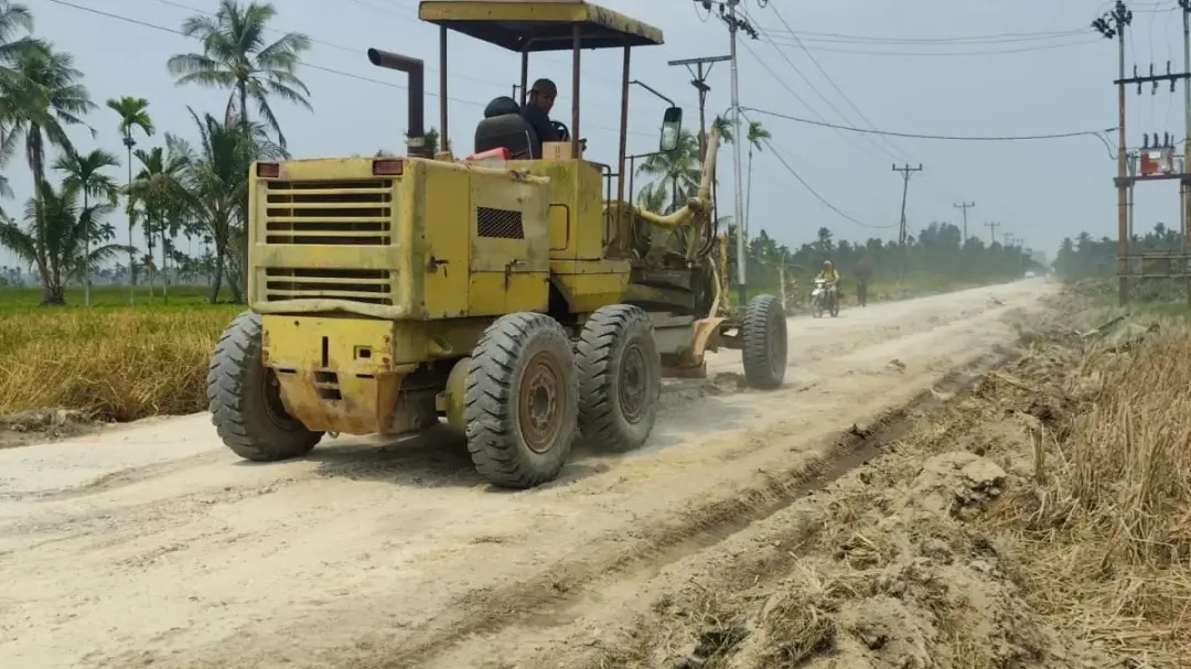 Jalan Sanglar–Kotabaru Direkonstruksi, Material Batu dan Urpil Mulai Dimobilisasi