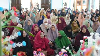 Maulid Nabi di Surau AT-THAYYIBAH, Jamaah Diajak Meneladani Akhlak Rasulullah