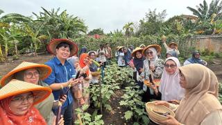 Asuransi Astra Salurkan Bantuan, KWT Berkah Kandis 09 Didorong Kembangkan Potensi Pertanian