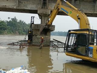 Fondasi Turun 3 Cm, PUPR Riau Perbaiki Pilar Jembatan Ujungbatu