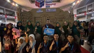 MAN 1 Pekanbaru Kembali Ukir Prestasi di OSN 2026, Raih Medali Perak Informatika dan Best Business C