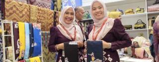 Batik Tulis Kuansing Motif Perahu Jalur Unjuk Pesona di Kriyanusa 2026