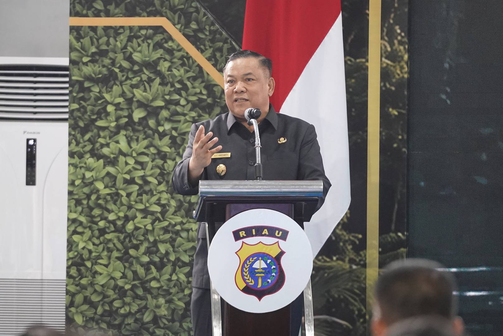 Sambut Kapolda Riau Baru, SF Hariyanto Tegaskan Pemprov Siap Bersinergi
