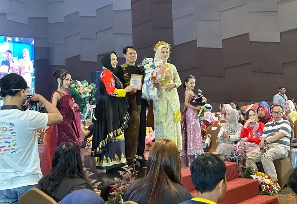 IRFW Season IV Jadi Panggung Batik Riau Menuju Dunia