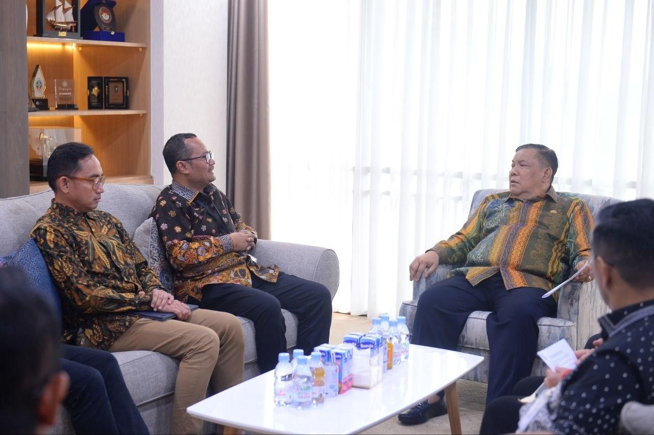 Antrean BBM Mengular, Pemprov Riau Desak Pertamina Pastikan Pasokan Aman dan Tindak Penimbunan