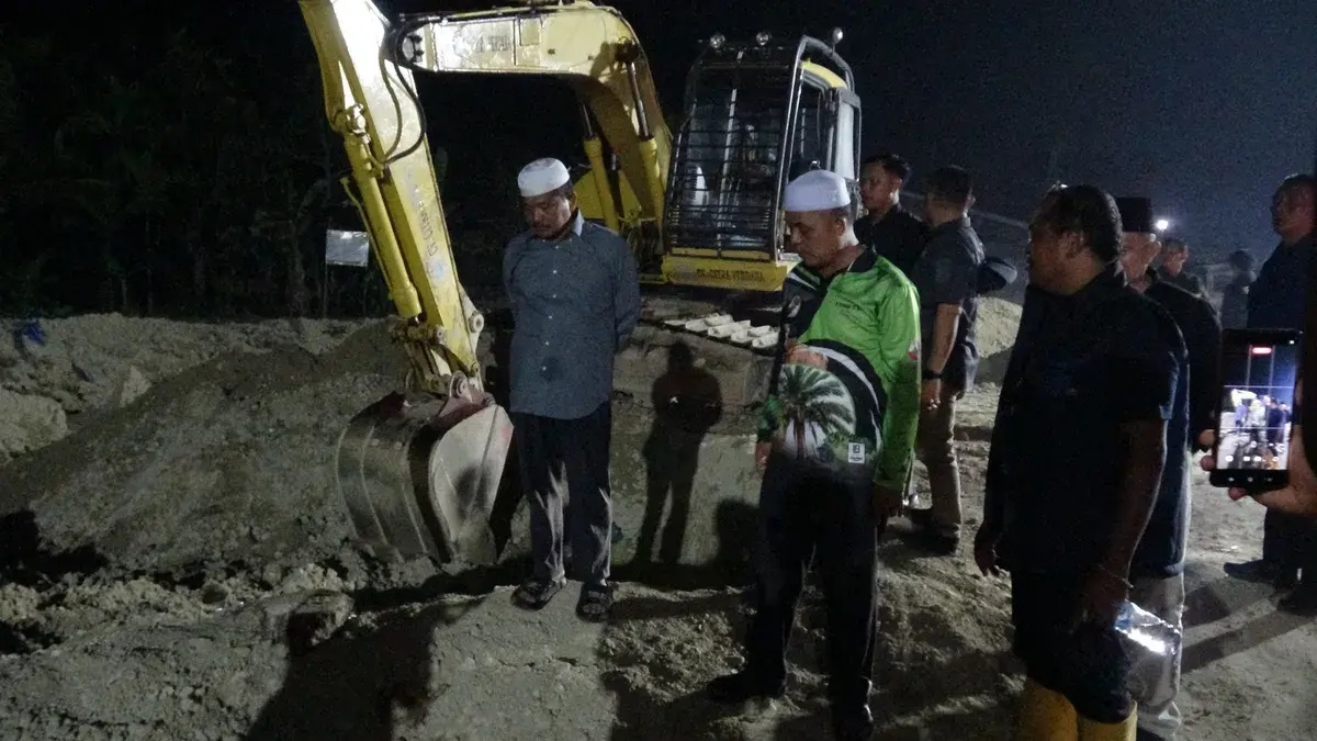 Herman Targetkan Jalan Sanglar–Kotabaru Rampung Desember 2026
