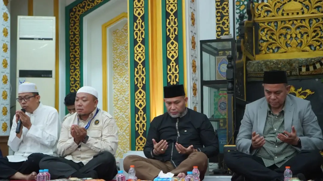 Lepas 100 Jemaah Umrah, Bupati Inhil Titip Doa agar Negeri Terhindar dari Bencana