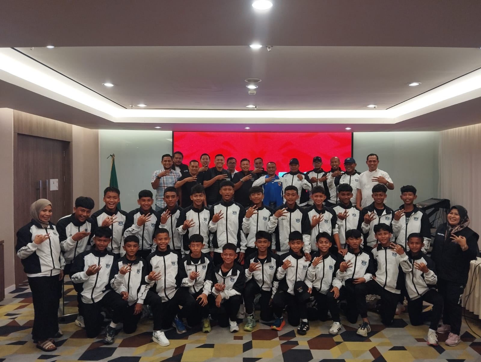 EBR United FC U-13 Bidik Semifinal Piala Soeratin Nasional, Kadispora Riau Lepas Tim ke IKN
