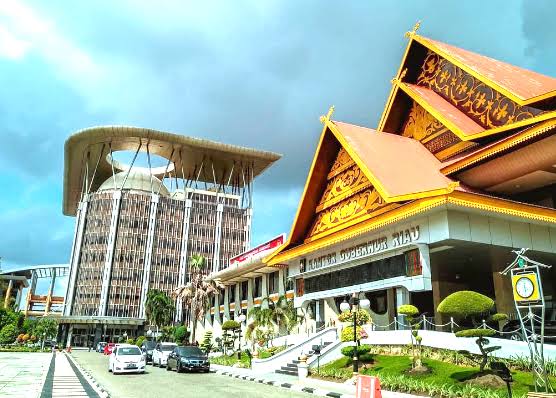 Rp6,7 Miliar Bansos Pendidikan Riau Cair, 1.138 Mahasiswa Terima Bantuan