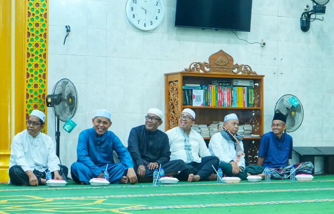 Bupati Herman Galakkan Program Suling di Inhil, Ajak ASN Rutin Subuh Berjamaah di Masjid