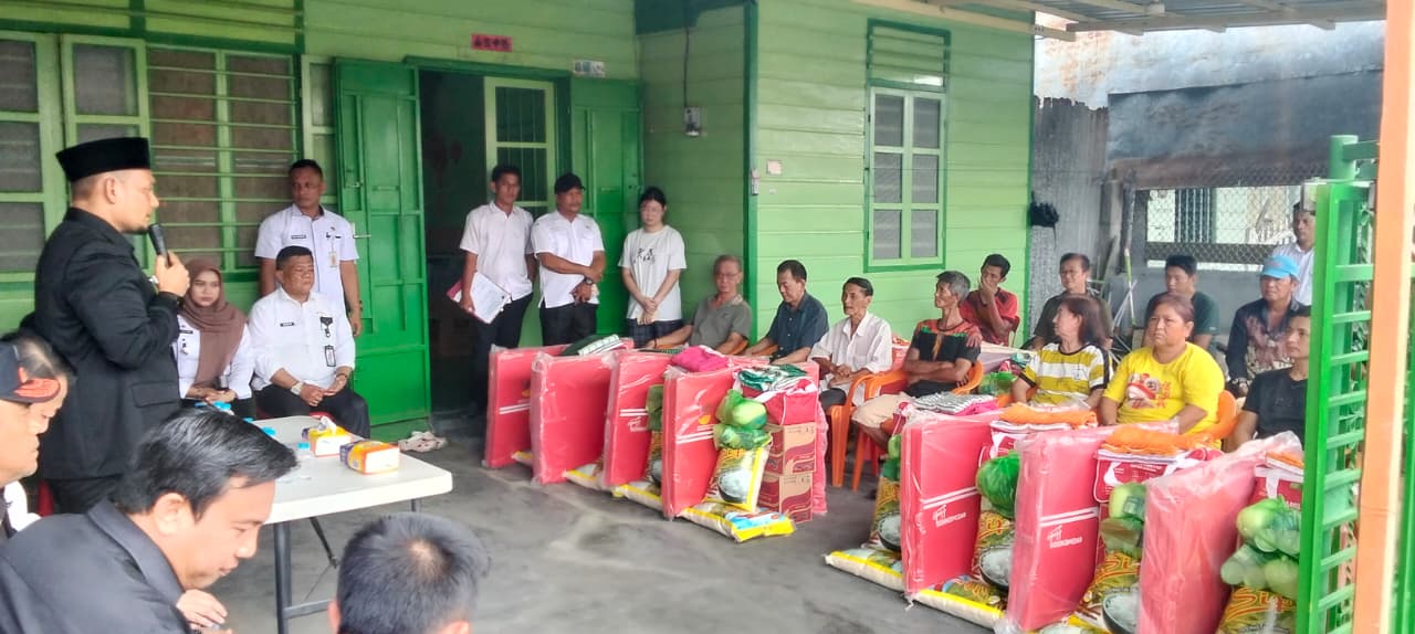 Pemkab Rohil Salurkan Bantuan Korban Kebakaran Bagan Barat