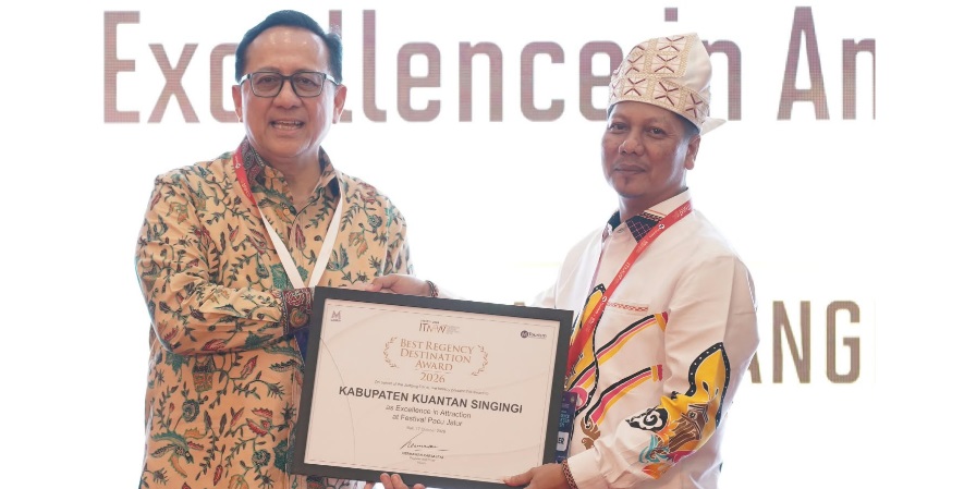 Pacu Jalur Kuansing Raih Best Regency Destination Award 2026 di Bali