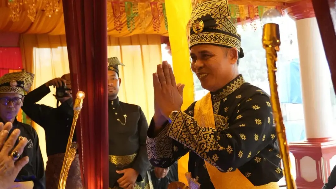 Bupati Inhil Herman Kukuhkan Pengurus LAMR Kateman, Tekankan Adab dan Musyawarah