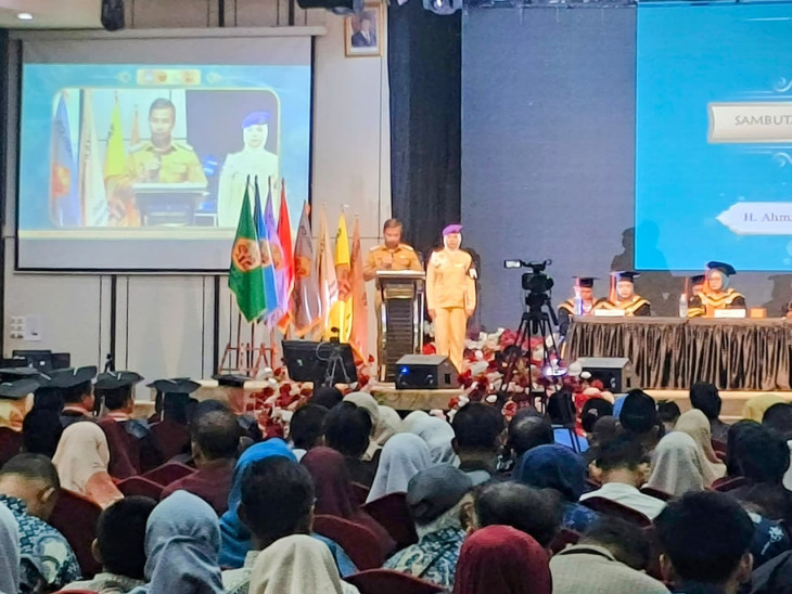 Wisuda 214 Lulusan Politeknik Kampar, Ahmad Yuzar Tantang Generasi Muda Ciptakan Peluang Kerja