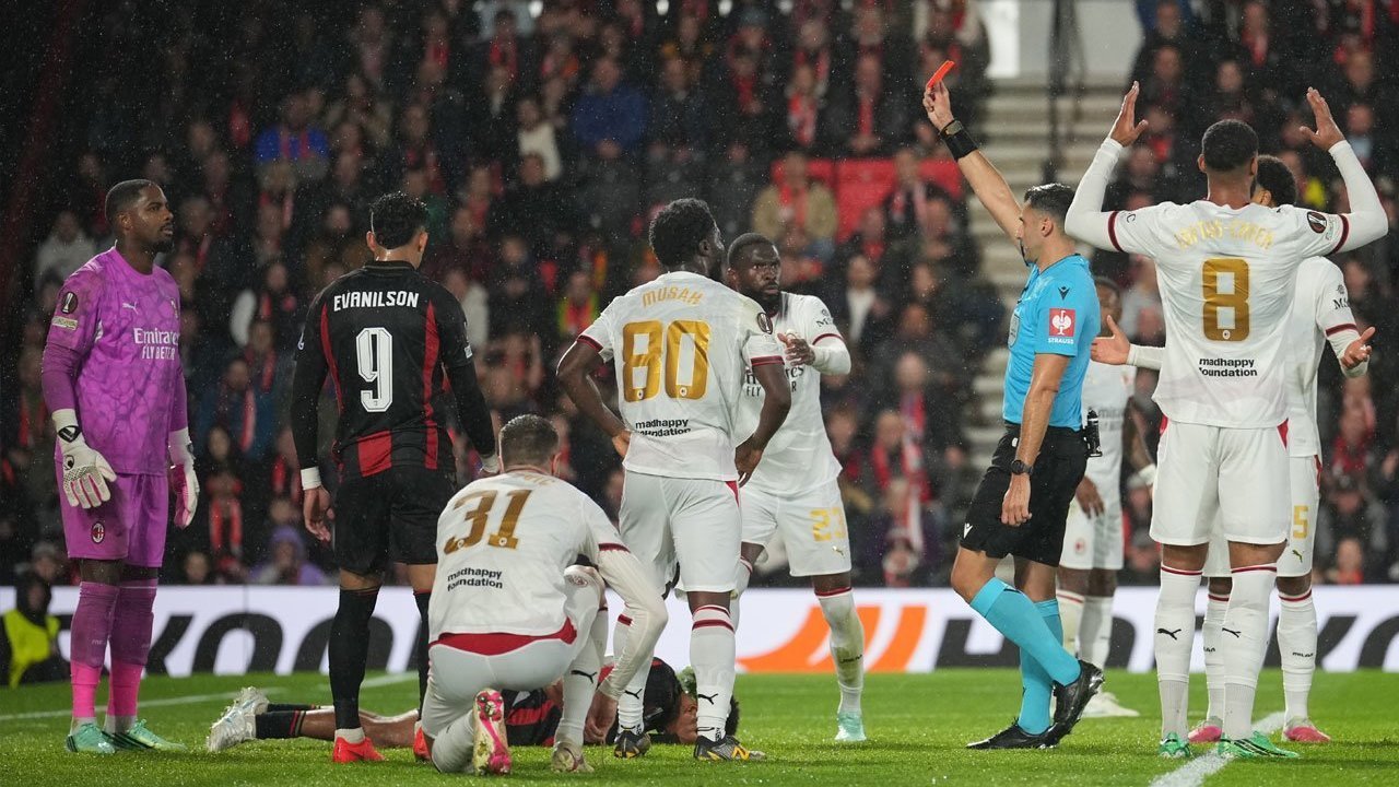 Maignan Dikartu Merah, AC Milan Dibantai Bournemouth 0-3 di Liga Europa