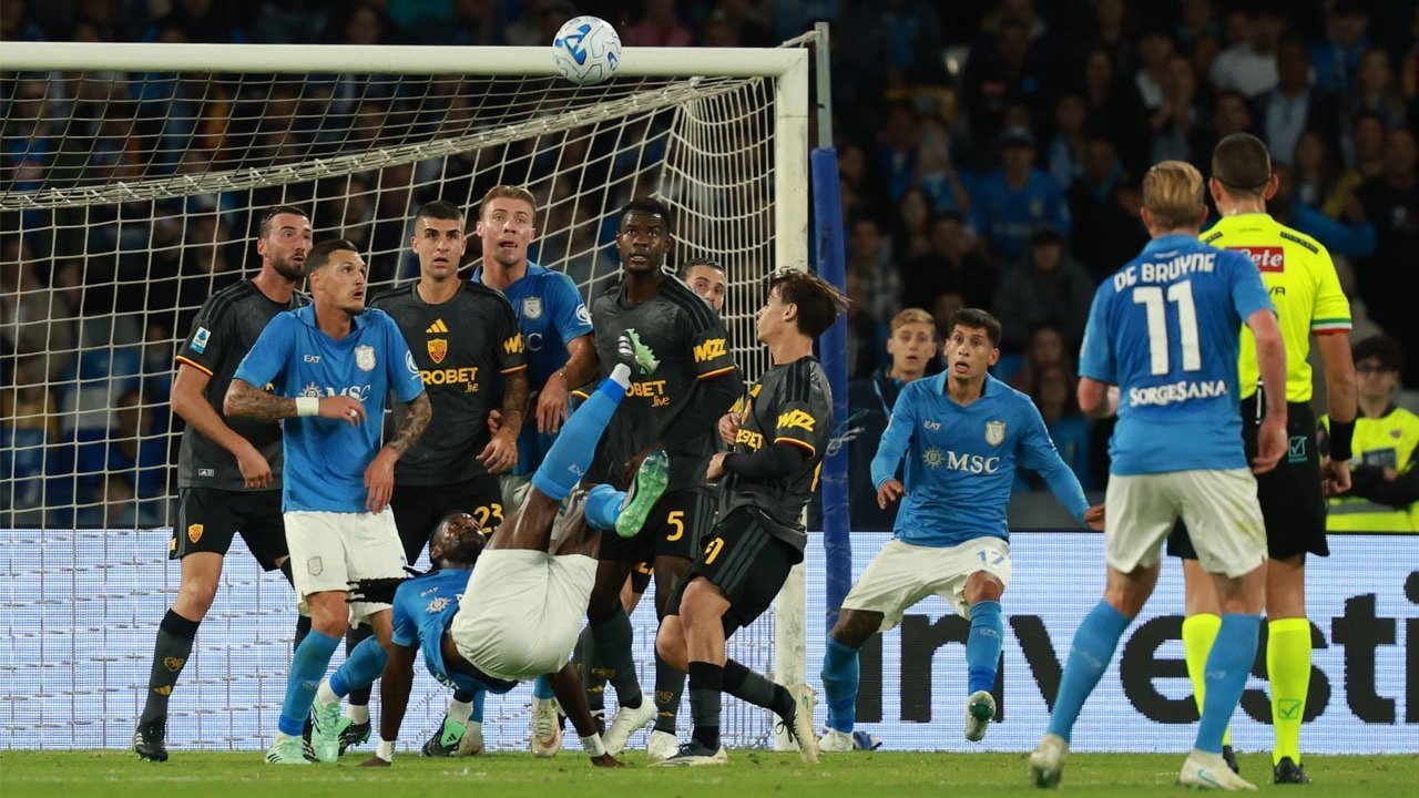 Drama Enam Gol! Napoli dan AS Roma Berbagi Angka 3-3, Balerdi Jadi Penyelamat di Menit Akhir