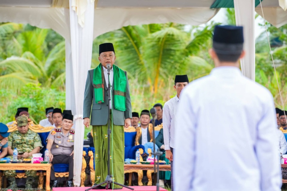 Pimpin Upacara Hari Santri 2026, Bupati Asmar Tekankan Penguasaan Teknologi Tanpa Tinggalkan Akhlak