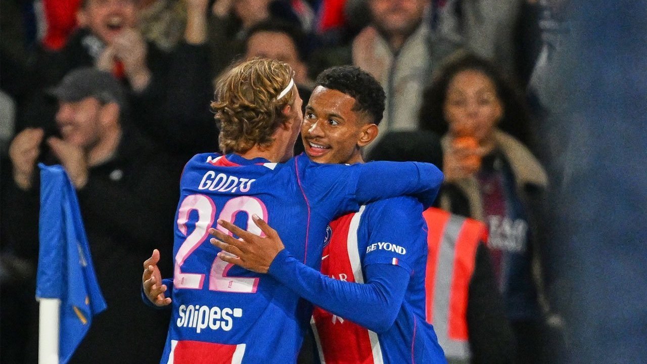 PSG Tekuk Lyon 2-0, Dua Gol Babak Kedua Antar Les Parisiens ke Puncak Klasemen