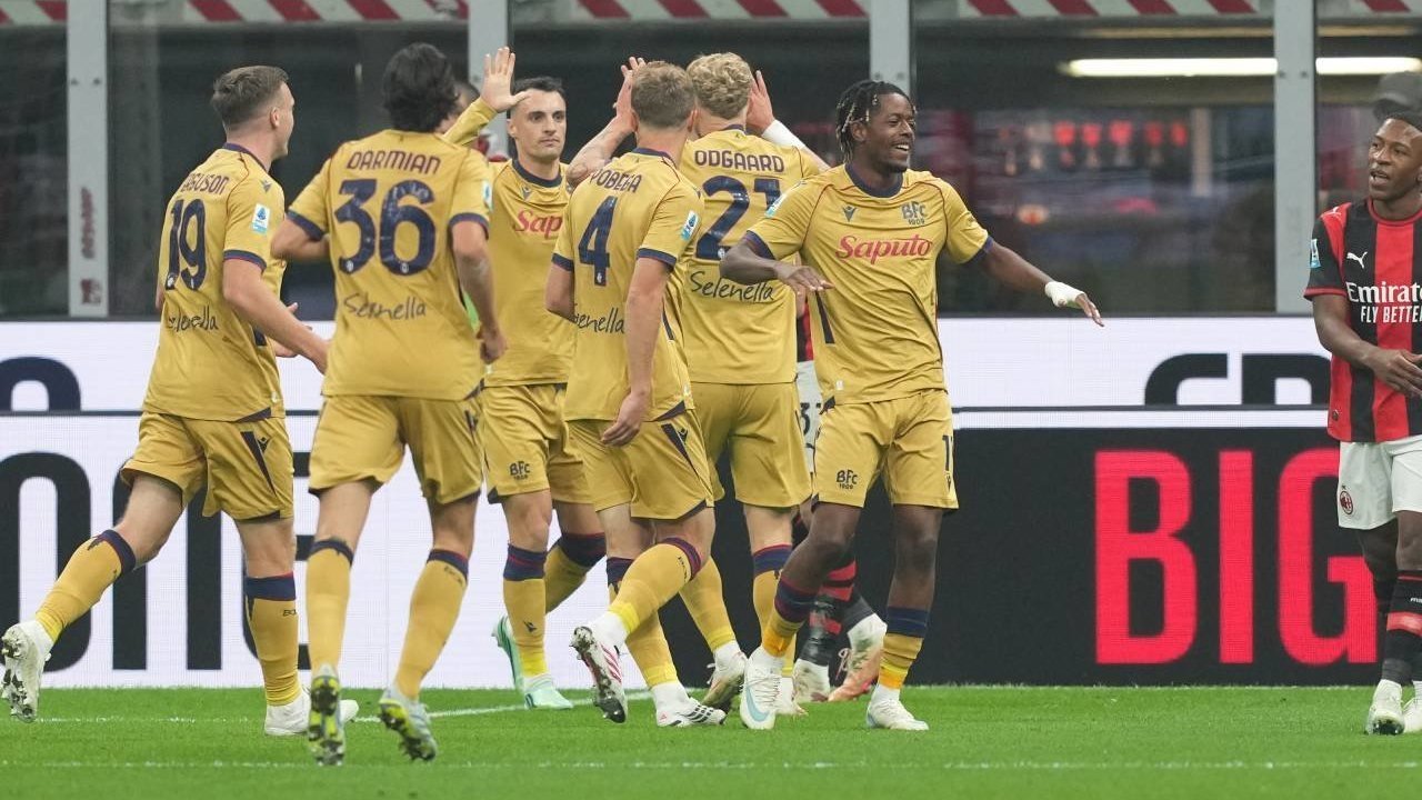 Hattrick Mbangula Hancurkan Milan di San Siro, Bologna Menang 4-2