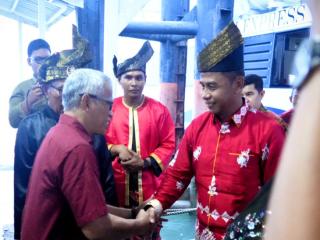 Bupati Kampar Disambut Meriah di Karimun, Silaturahmi Warga Perantauan Makin Erat