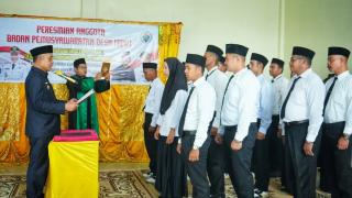 Kukuhkan BPD Tiga Desa di Mandah, Bupati Herman Minta Pengawasan Desa Diperkuat