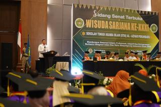 Wisuda STAI Al-Azhar Pekanbaru, Pemprov Riau Ingatkan Lulusan: Ilmu Harus Membumi