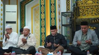 Lepas 100 Jemaah Umrah, Bupati Inhil Titip Doa agar Negeri Terhindar dari Bencana
