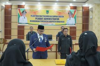 Tugas Perdana sebagai Sekda Rohil, Sarman Syahroni Lantik Enam Pejabat Administrator