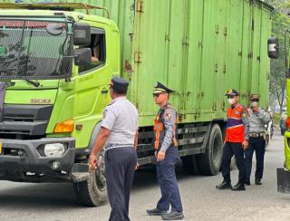 Dishub Pekanbaru Tindak Tegas Truk Bertonase Besar, 47 Kendaraan Ditilang