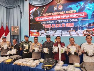 Polda Riau Bongkar Jaringan Narkoba Internasional, 46,93 Kg Sabu Senilai Rp84,49 Miliar Disita