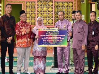 Misharti Serahkan CSR Rp25,58 Juta dari PT Riau Petroleum Mahato