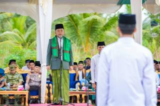 Pimpin Upacara Hari Santri 2026, Bupati Asmar Tekankan Penguasaan Teknologi Tanpa Tinggalkan Akhlak