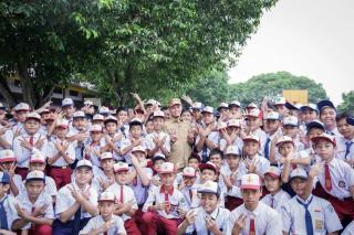 Pemko Pekanbaru Siap Bagikan 60 Ribu Stel Seragam Gratis, Lebih dari 20 Ribu Siswa SD-SMP Segera Ter