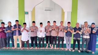 Jumat Keliling ke Masjid, Polres Kuansing Perkuat Silaturahmi dan Sampaikan Pesan Kamtibmas