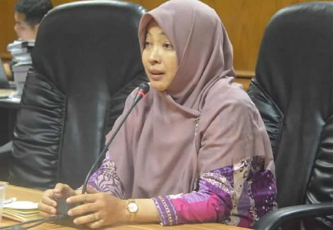 Anggota Komisi V, Hj Arnita Sari dari fraksi PKS saat mengikuti RDP